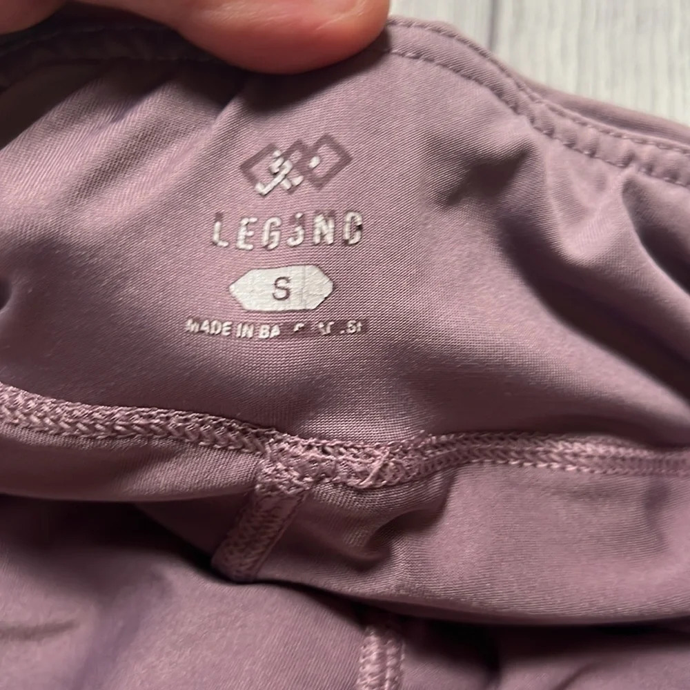 Legends Size Small - Picture 3 of 4